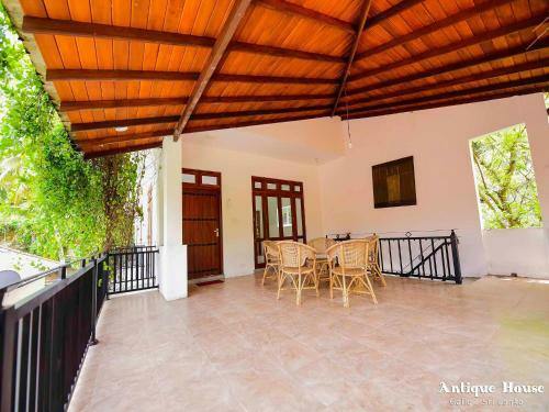 Villa Antique House
