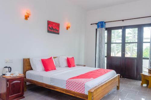 Oyo 406 Moya Hotel & Beach Resort