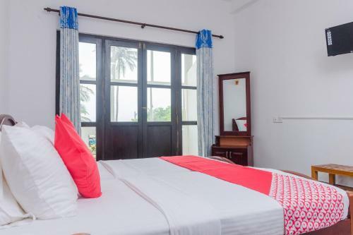 Oyo 406 Moya Hotel & Beach Resort