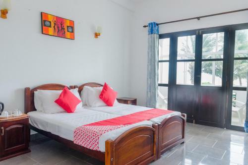 Oyo 406 Moya Hotel & Beach Resort