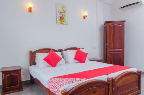 Oyo 406 Moya Hotel & Beach Resort