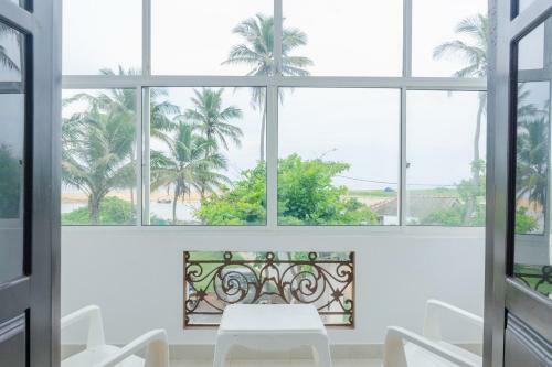 Oyo 406 Moya Hotel & Beach Resort