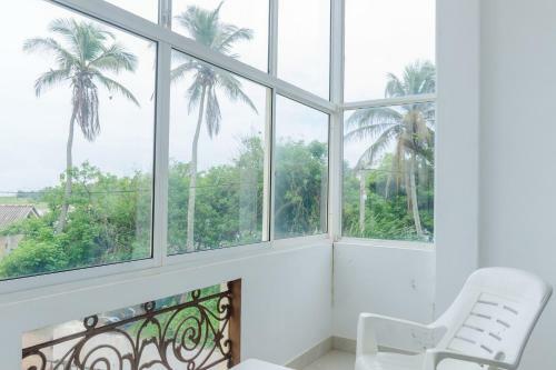 Oyo 406 Moya Hotel & Beach Resort