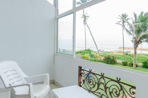 Oyo 406 Moya Hotel & Beach Resort