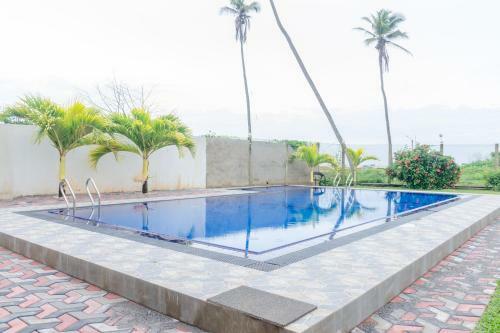 Oyo 406 Moya Hotel & Beach Resort
