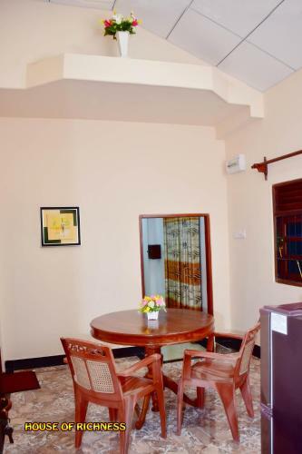 Hostal House Of Richness