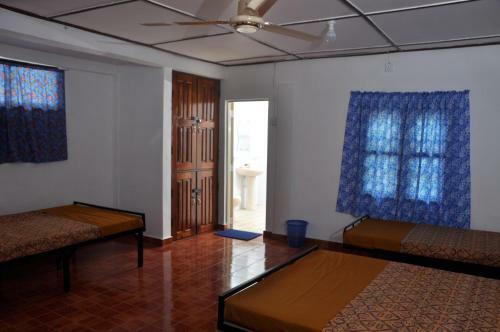 Hostal Bobbi Rest House