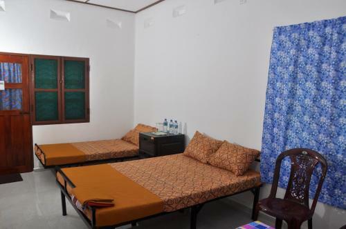 Hostal Bobbi Rest House