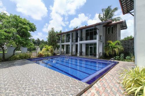 Hotel Oyo 372 Sanri Villa