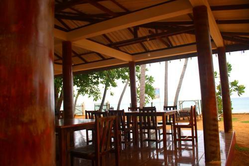Hotel Under Water Safaris And Resort