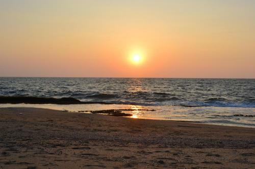 Villa Sanar� Uswetakeyyawa Beach