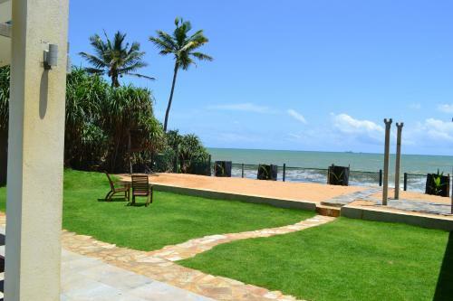 Villa Sanar� Uswetakeyyawa Beach