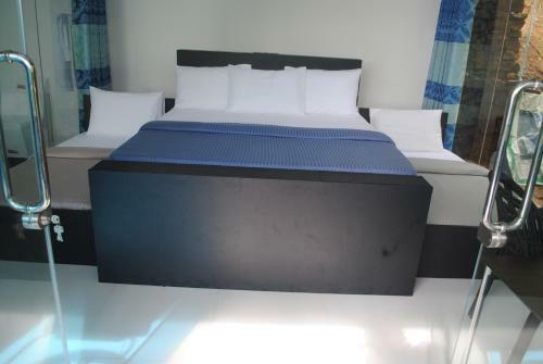 Hotel Glass Rooms Accommodations Adam's Peak