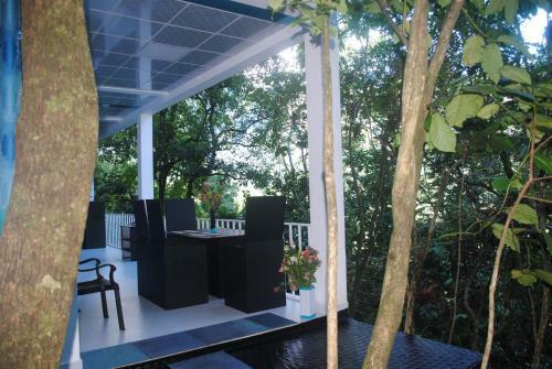 Hotel Glass Rooms Accommodations Adam's Peak
