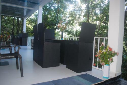 Hotel Glass Rooms Accommodations Adam's Peak