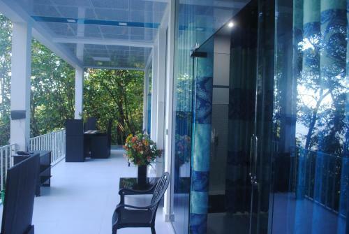 Hotel Glass Rooms Accommodations Adam's Peak