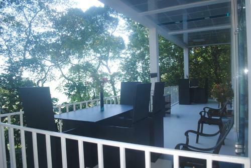 Hotel Glass Rooms Accommodations Adam's Peak