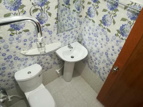 Hostal The Peak Residence