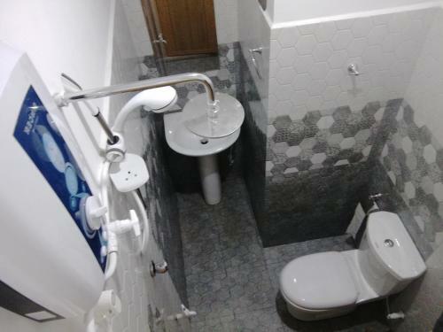 Hostal The Peak Residence