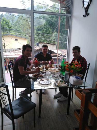 Hostal The Peak Residence