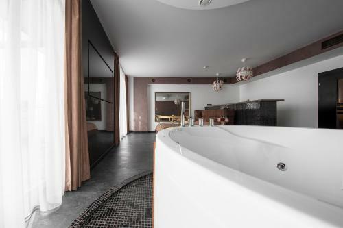 Panorama-27 Jacuzzi Apartment