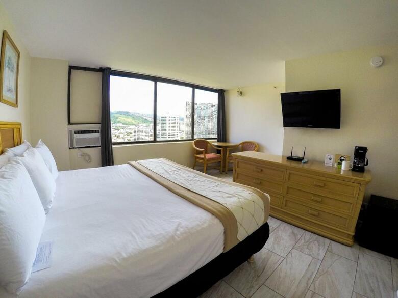 Hotel Hawaiian Monarch