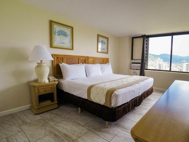 Hotel Hawaiian Monarch