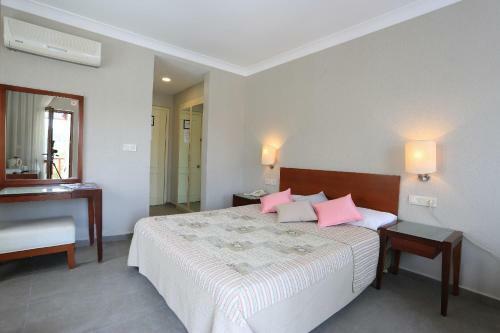 Summer Hotel