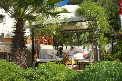 Summer Hotel