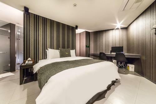 Jbis Hotel