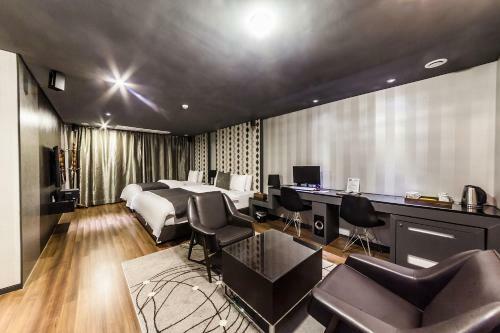 Jbis Hotel