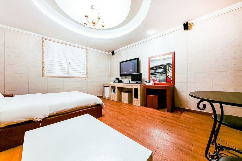Motel Hotel Rooky