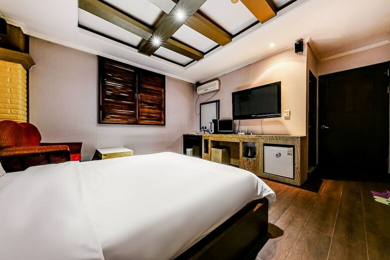Motel Hotel Rooky