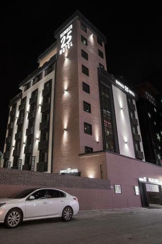 Number 25 Hotel