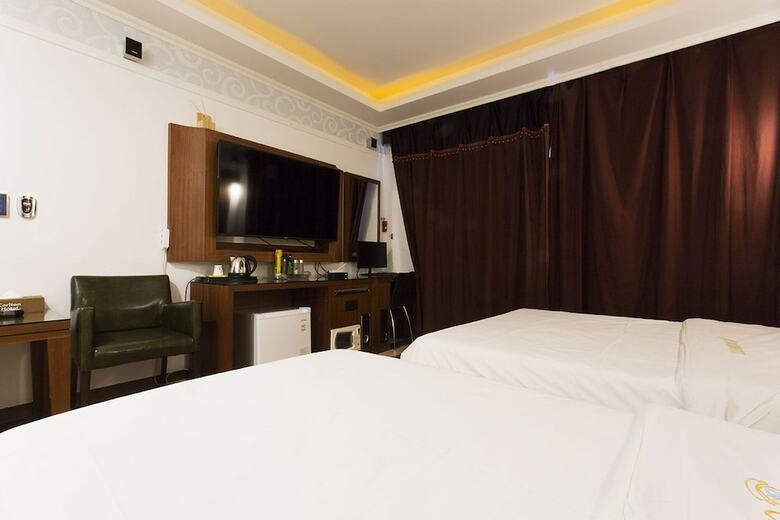 Carlton Hotel