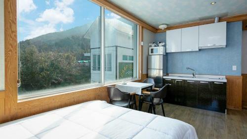 Yeosu Carp Island