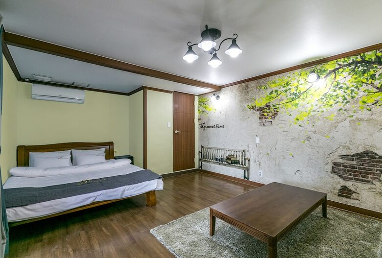 Tongyeong Beach Castle Hotel