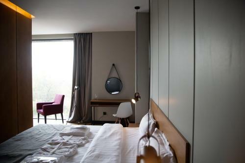 Eleven Hotel And Hall
