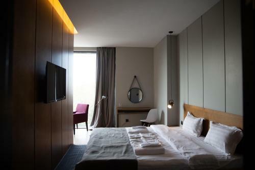 Eleven Hotel And Hall