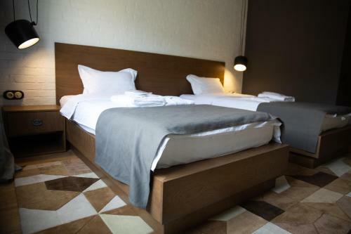 Eleven Hotel And Hall