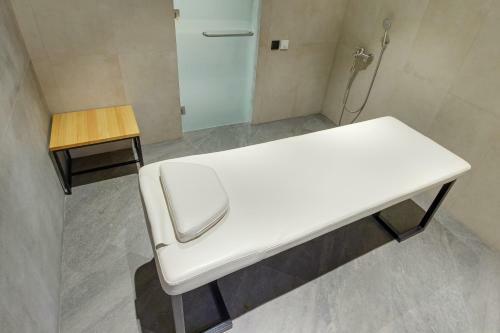 Eleven Hotel And Hall