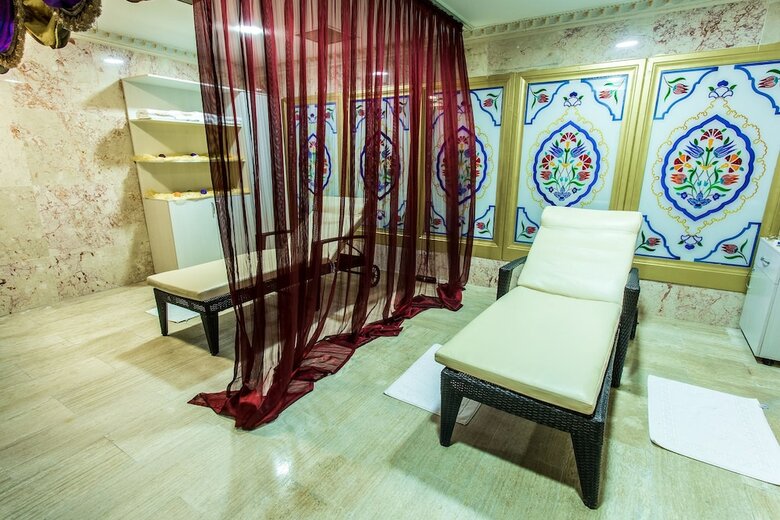 Golden Mir Hotel & Spa