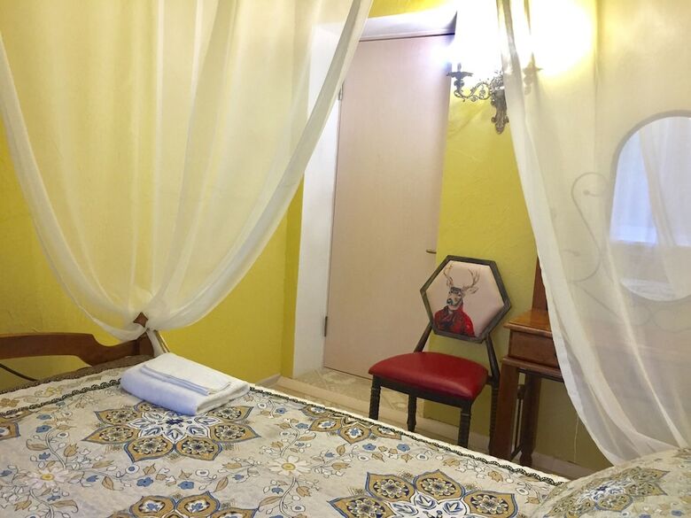 Alma Cinema Hostel
