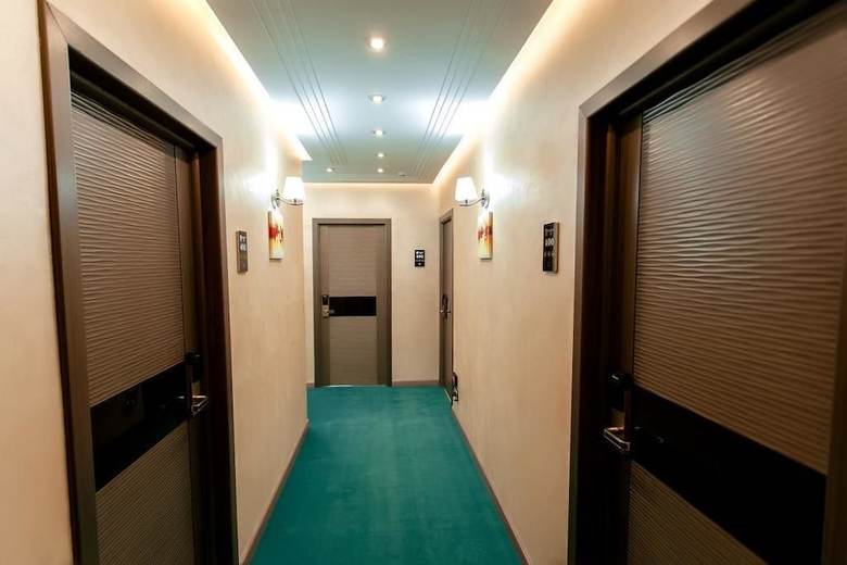 Mildom Premium Hotel