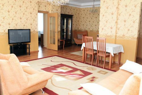 Apartments On Bukhar Zhirau 30