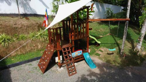 Bed & Breakfast Cocoste Paradise Villa