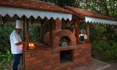 Hotel Ravana Garden