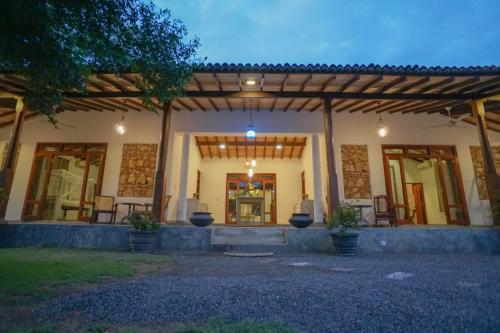 Oyo 382 Antique Ceylon Villa