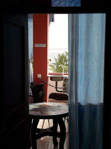 Hostal Beach Guest House Addalaichenai