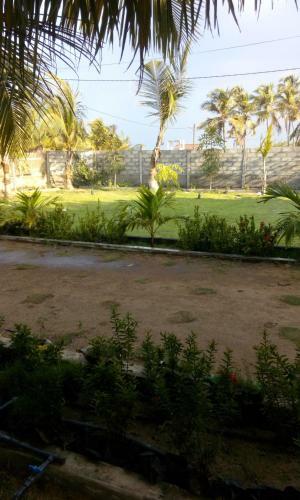 Hostal Beach Guest House Addalaichenai